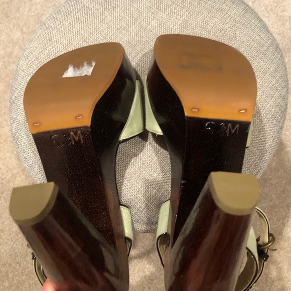 GORGEOUS PAIR OF PLATFORM HIGH HEELS! Never been worn out, only tried on at home - Picture 5 of 5